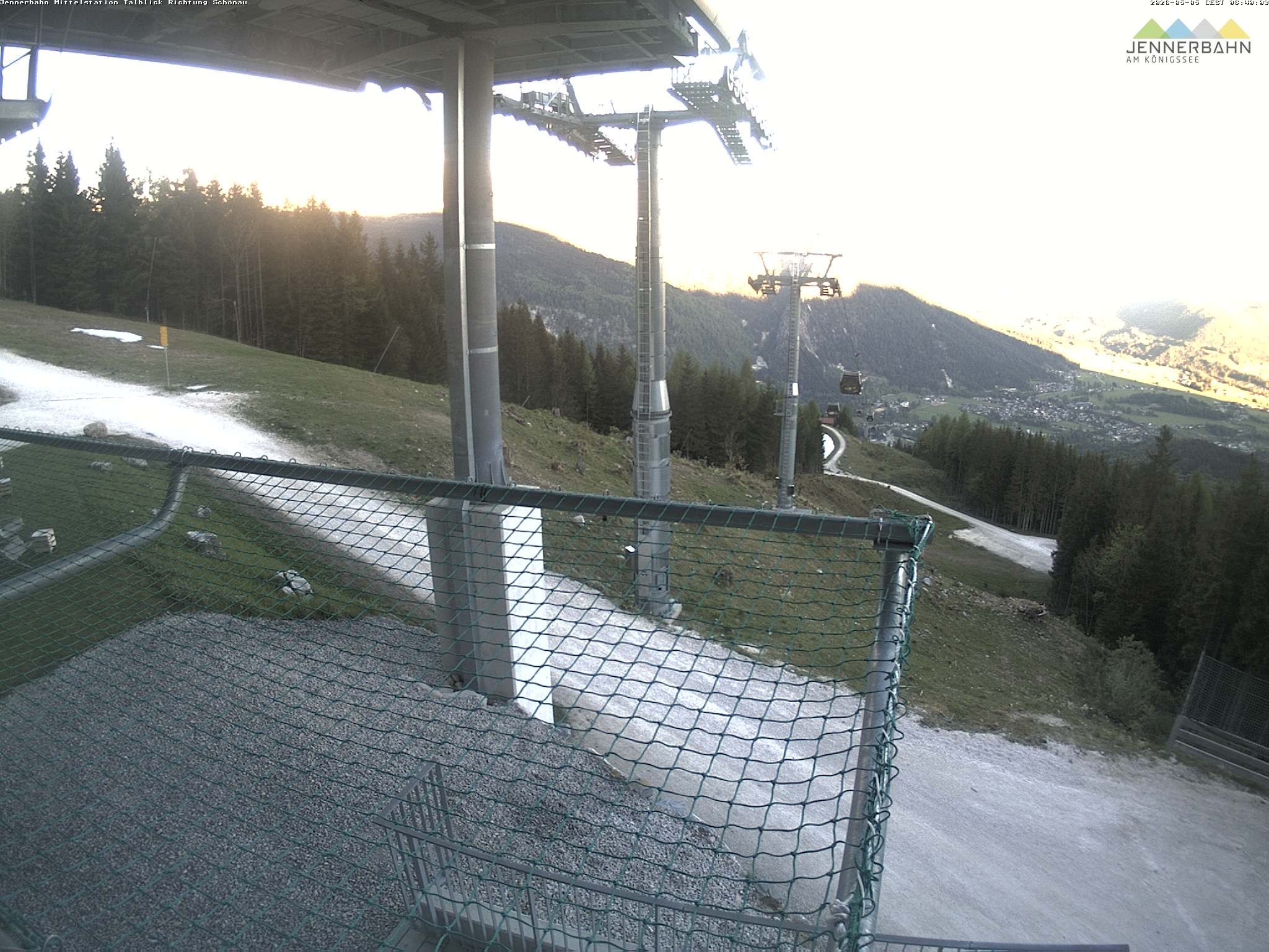 Archived image Webcam View from Midway Station