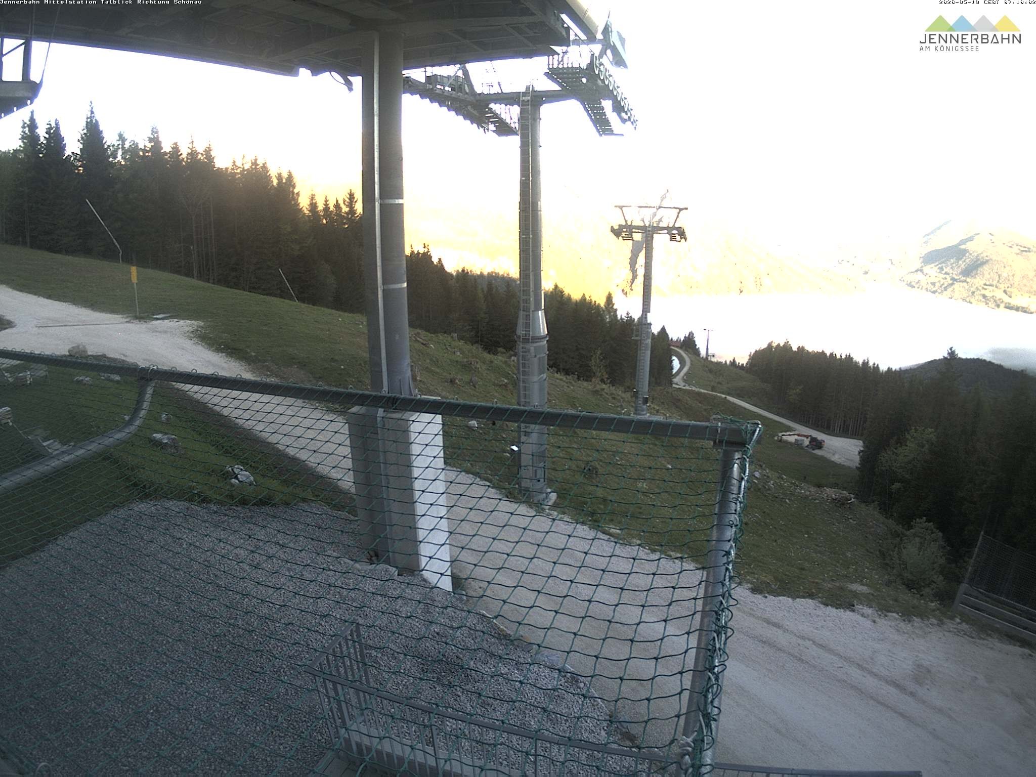 Archiv Foto Webcam Blick von der Mittelstation der Jennerbahn