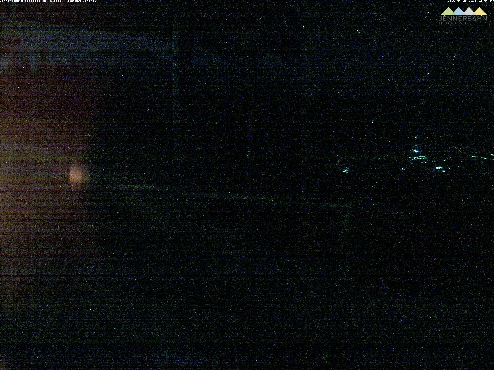 Archived image Webcam View from Midway Station