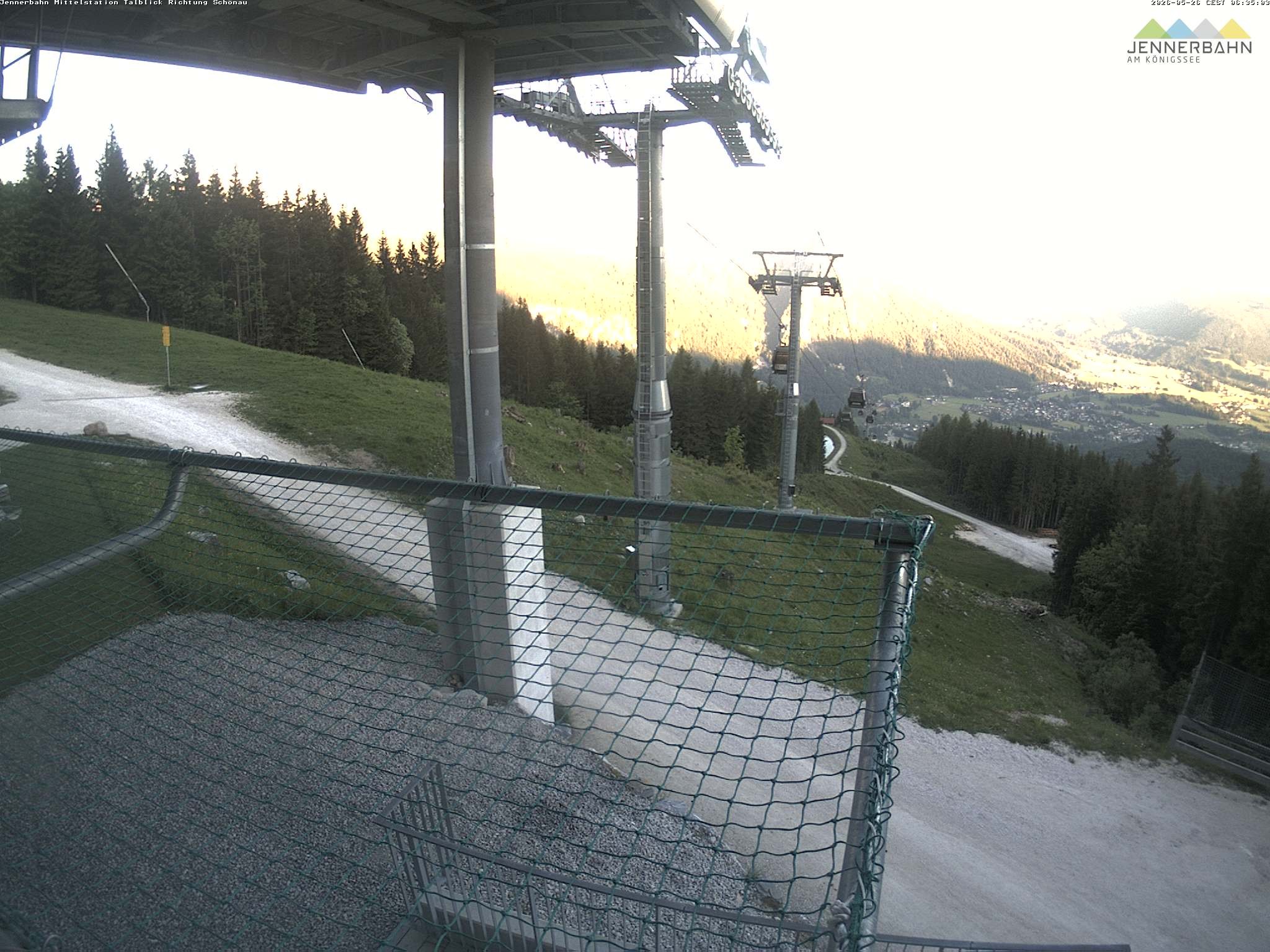 Archived image Webcam View from Midway Station