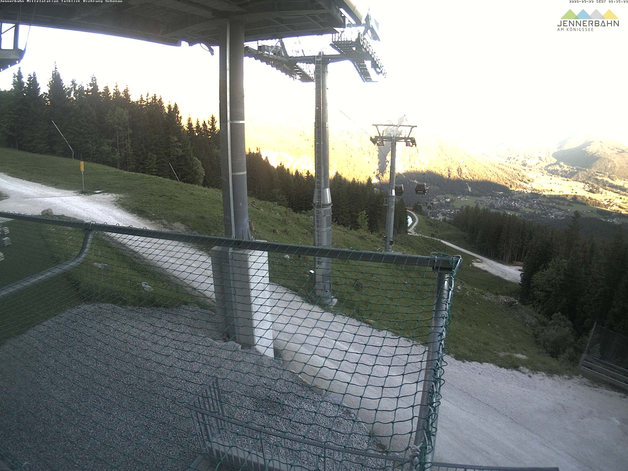 Archiv Foto Webcam Blick von der Mittelstation der Jennerbahn