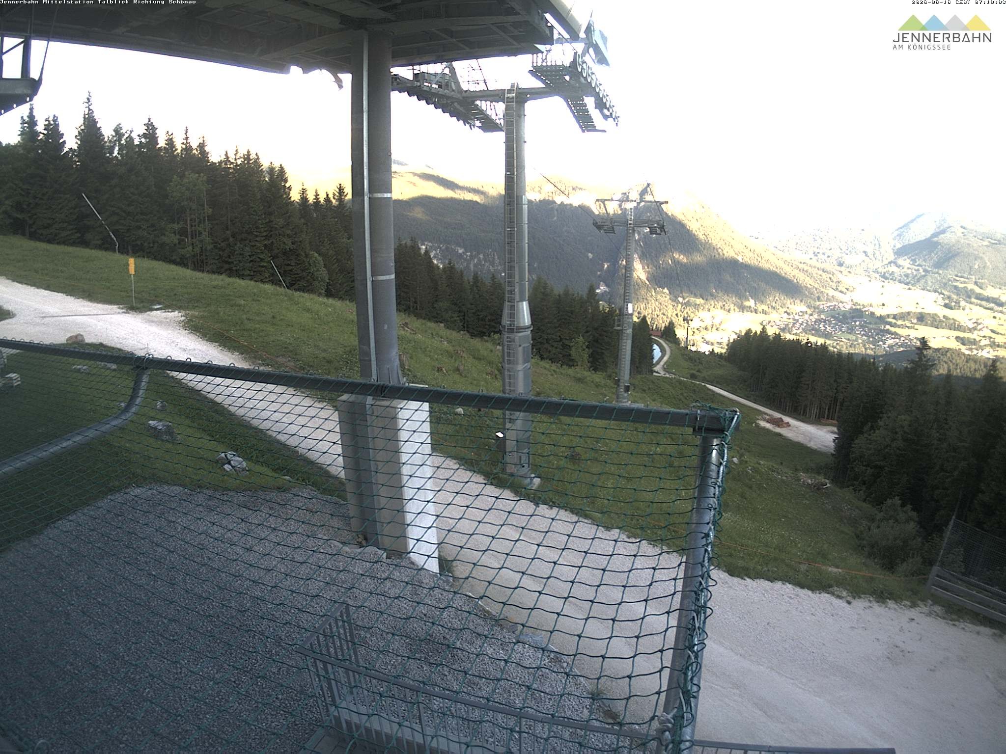 Archiv Foto Webcam Blick von der Mittelstation der Jennerbahn
