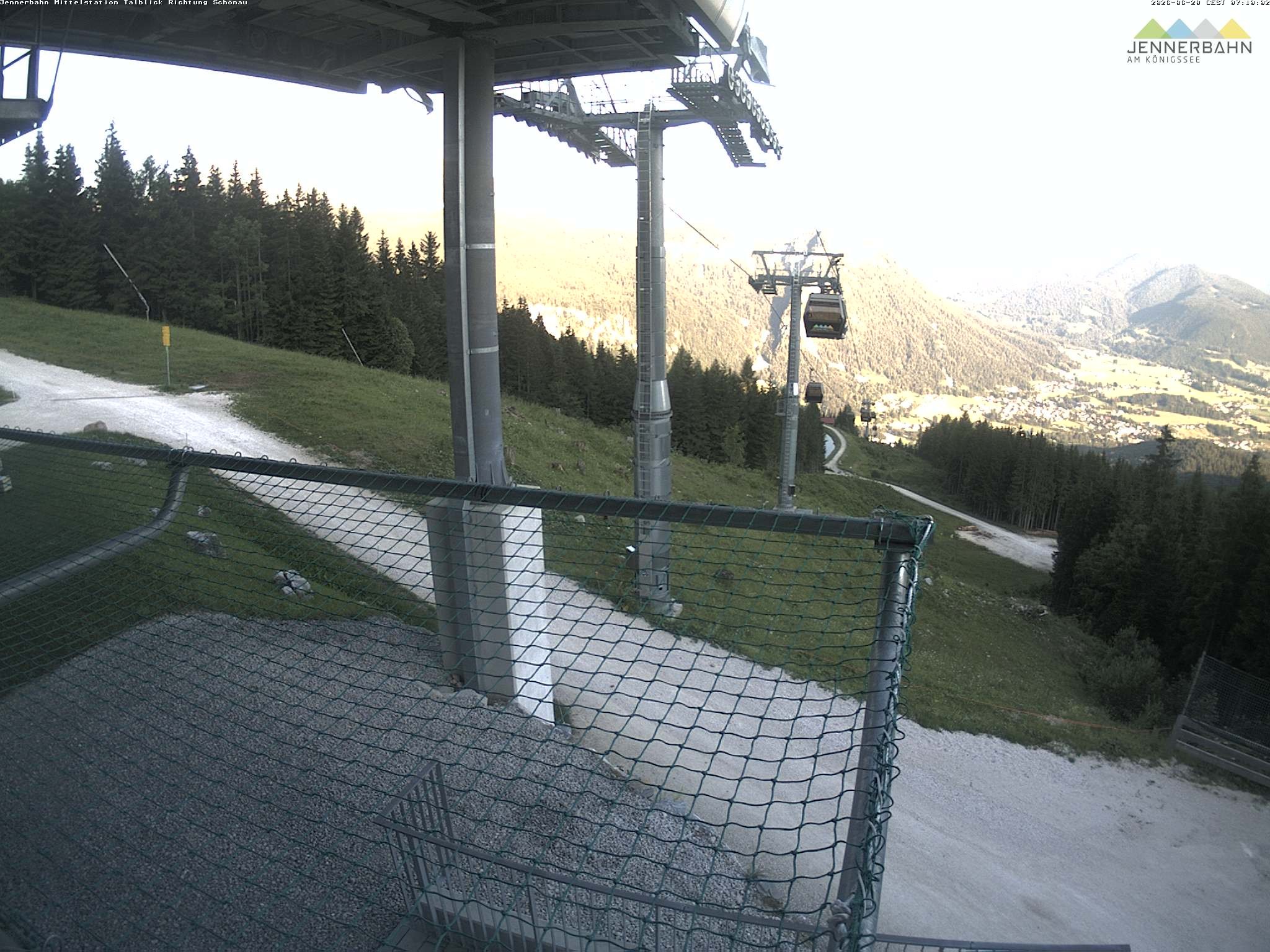 Archived image Webcam View from Midway Station
