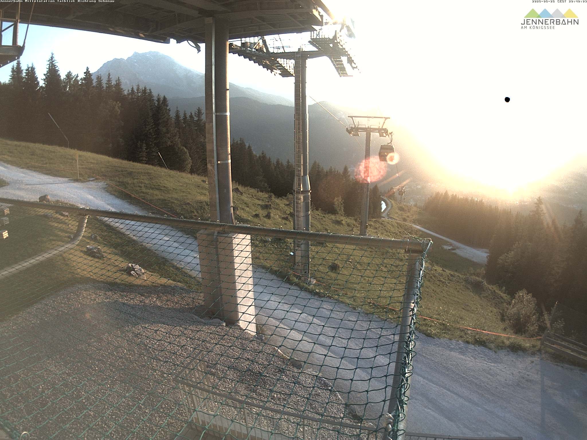 Archived image Webcam View from Midway Station
