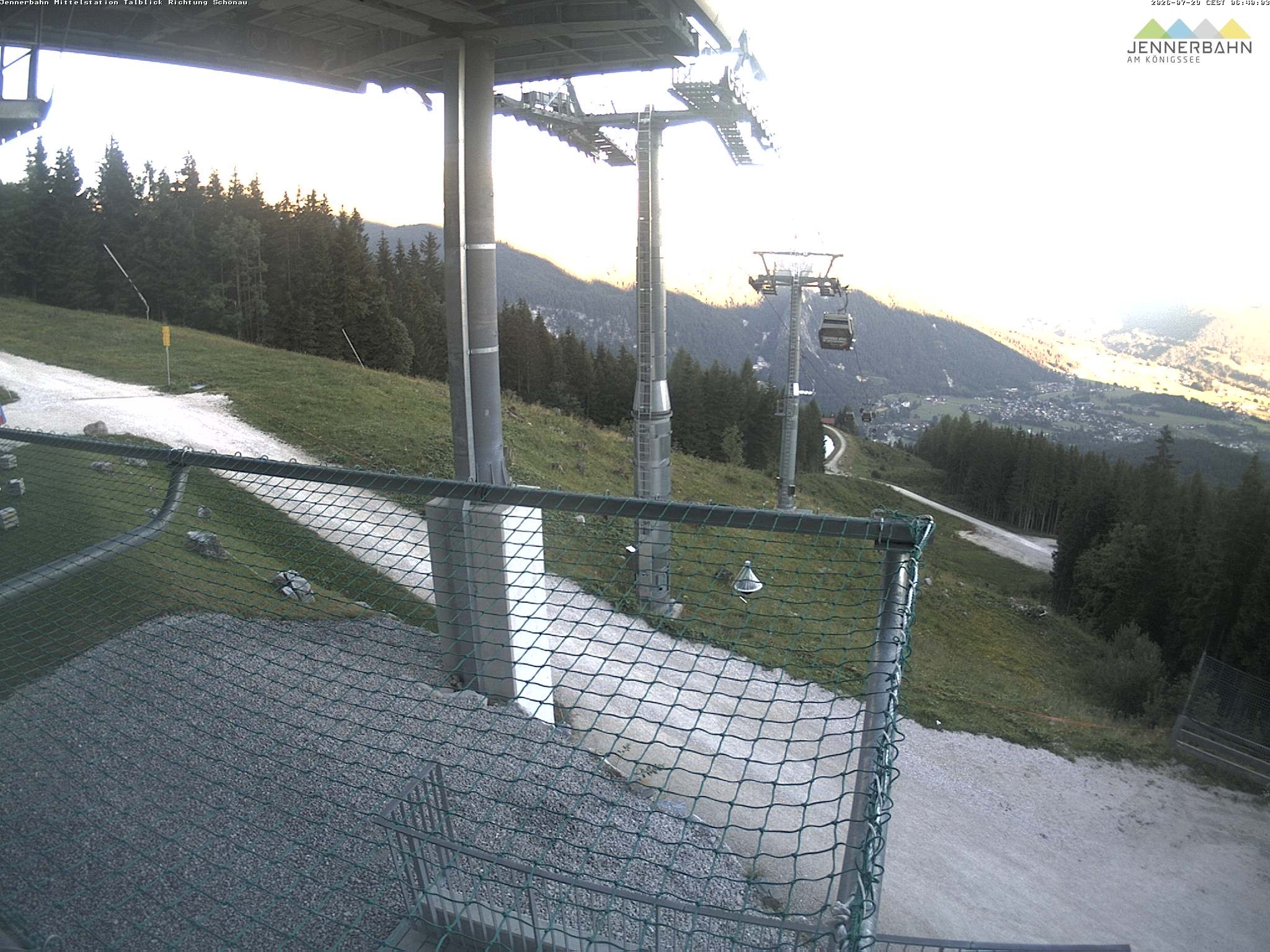 Archiv Foto Webcam Blick von der Mittelstation der Jennerbahn