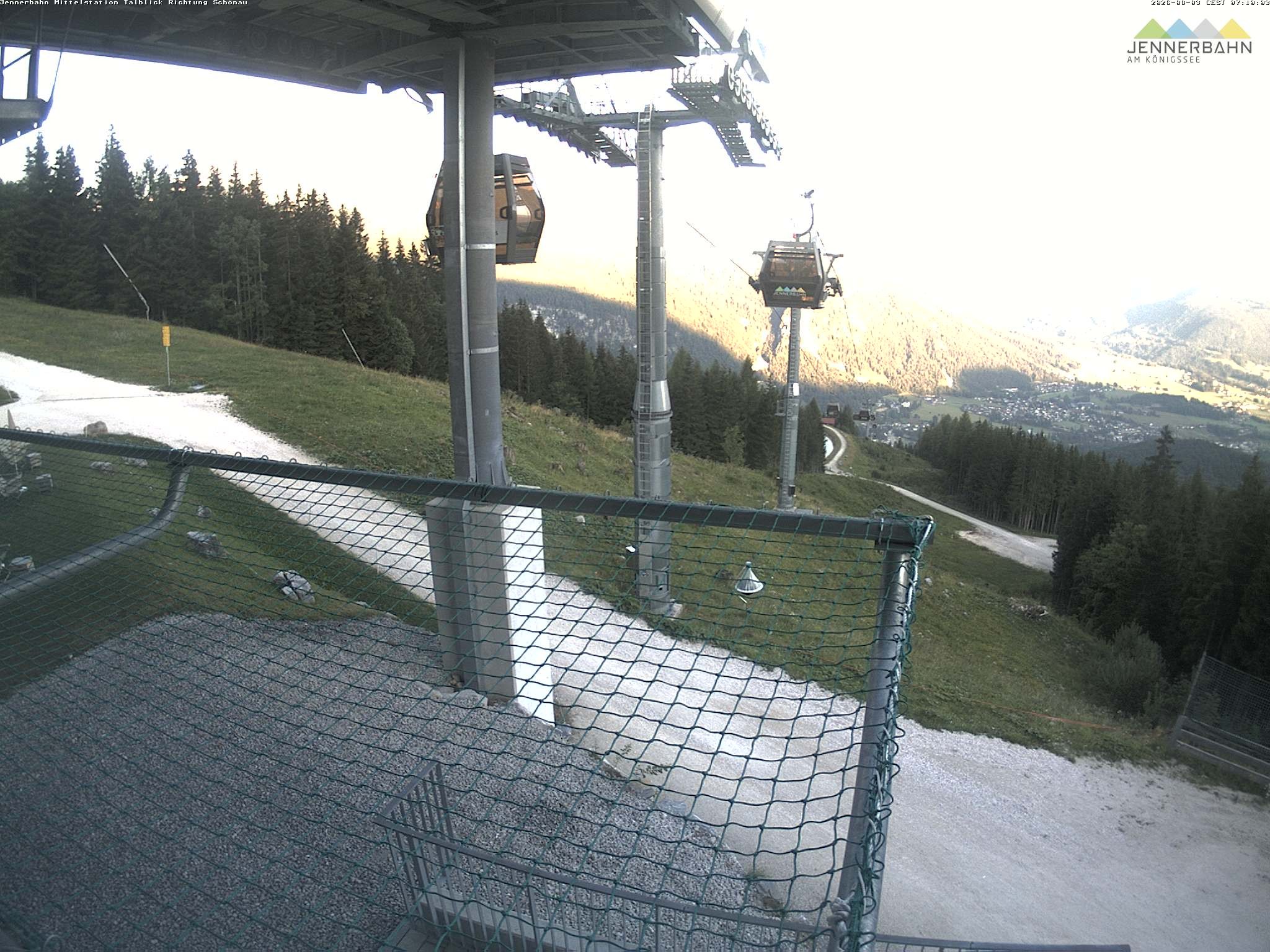 Archiv Foto Webcam Blick von der Mittelstation der Jennerbahn