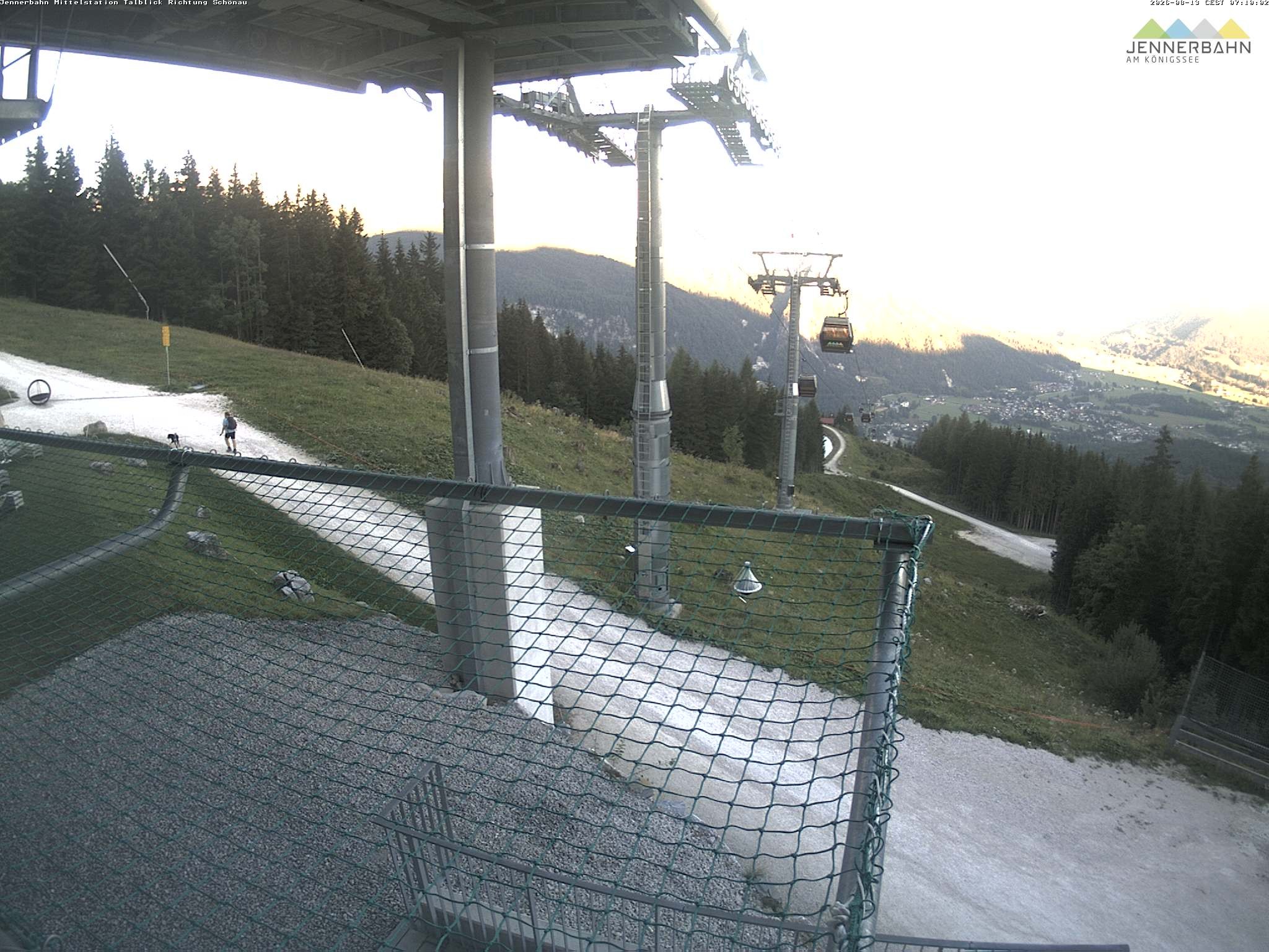 Archiv Foto Webcam Blick von der Mittelstation der Jennerbahn