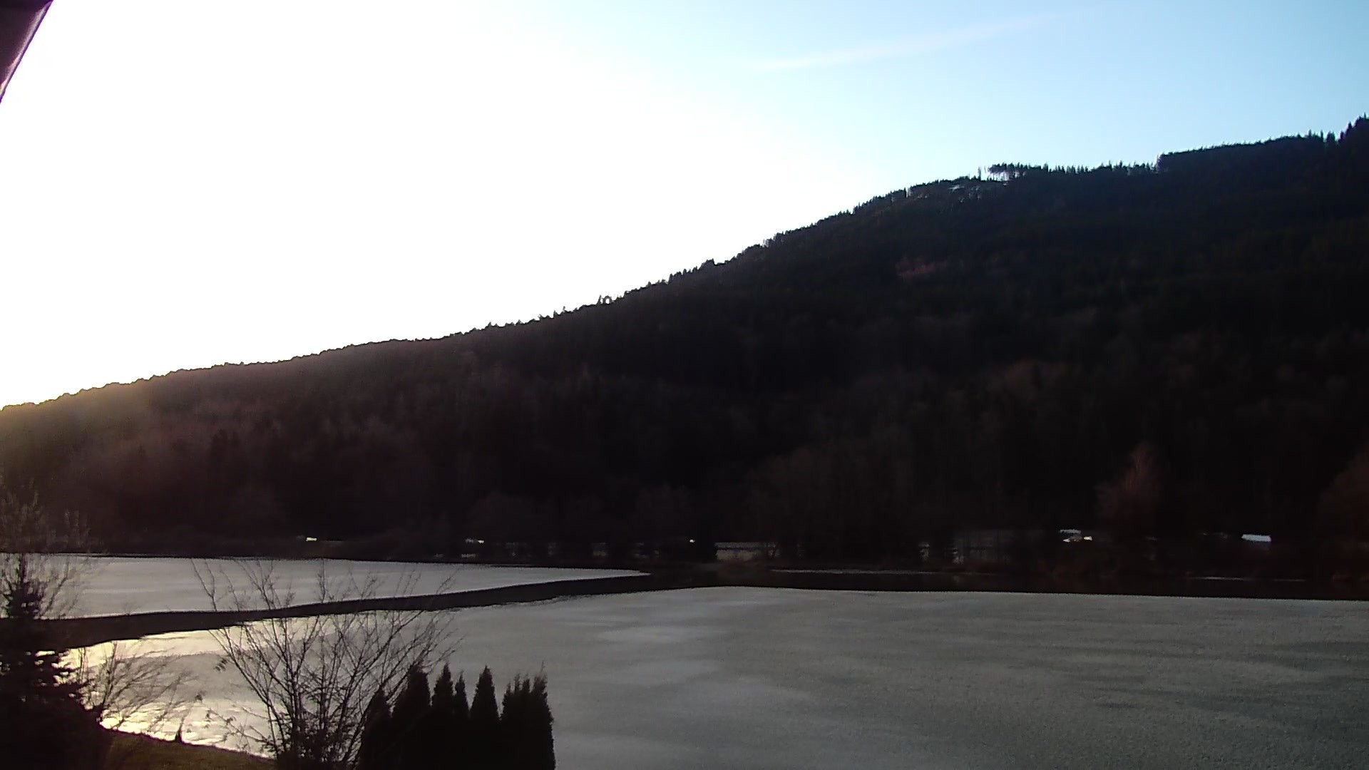 Archived image Webcam View Top Station at Jenner Mountain