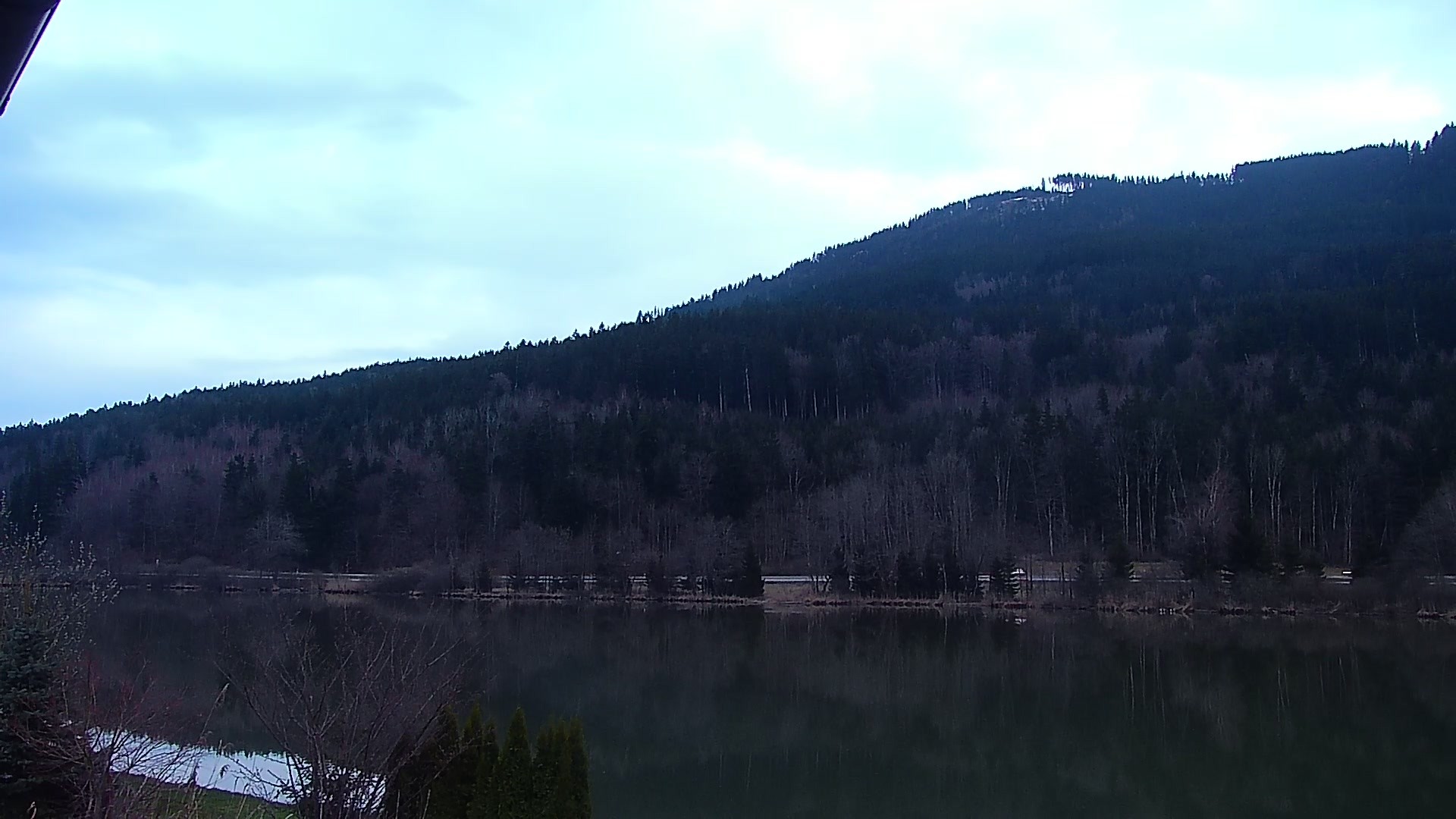 Archived image Webcam View Top Station at Jenner Mountain