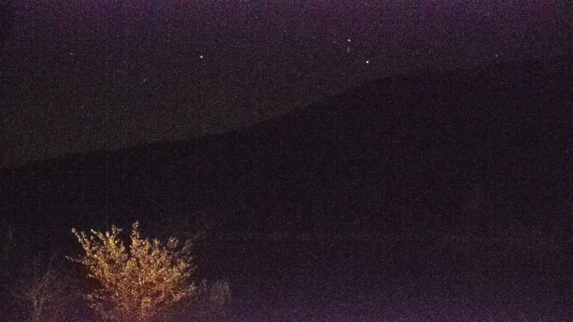 Archived image Webcam View Top Station at Jenner Mountain