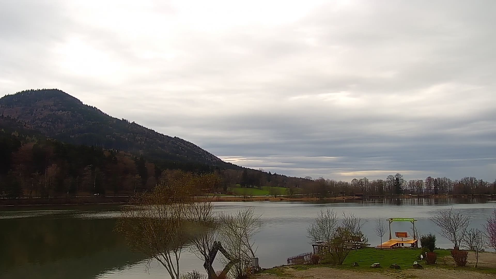 Archived image Webcam View Top Station at Jenner Mountain