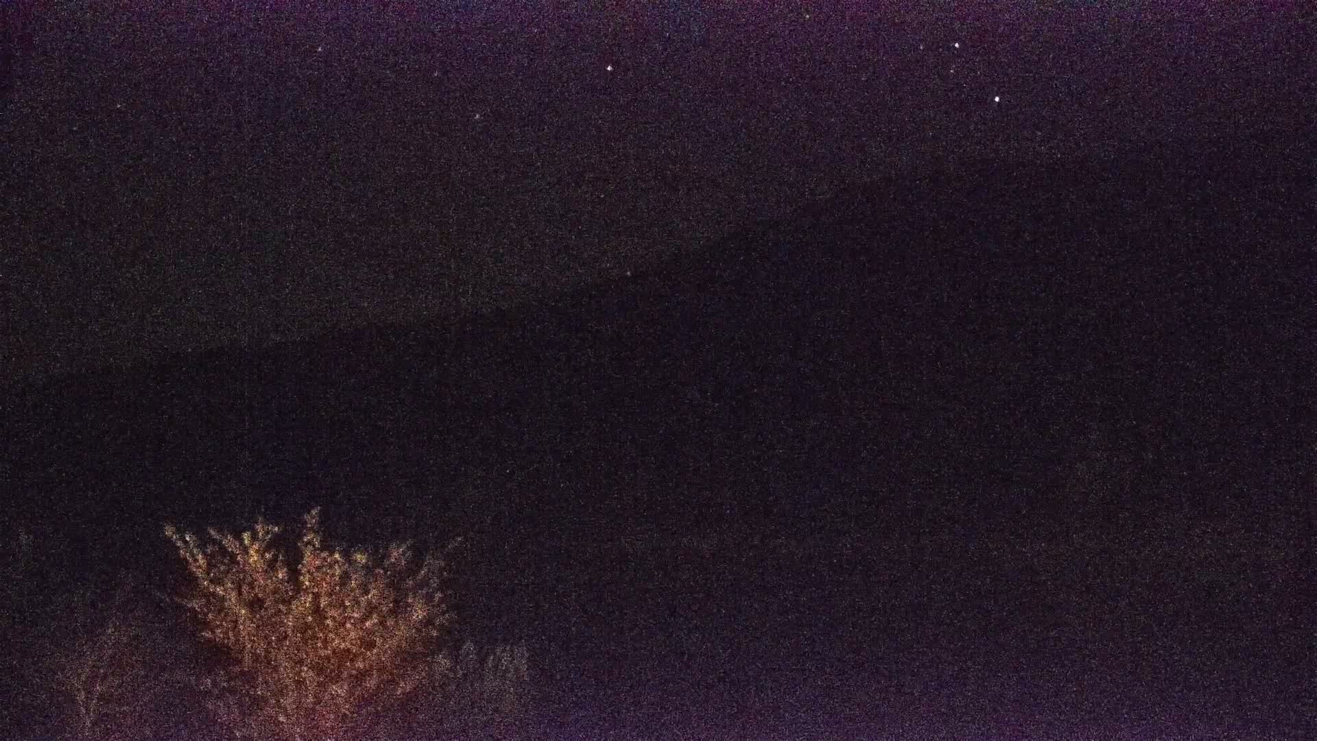 Archived image Webcam View Top Station at Jenner Mountain