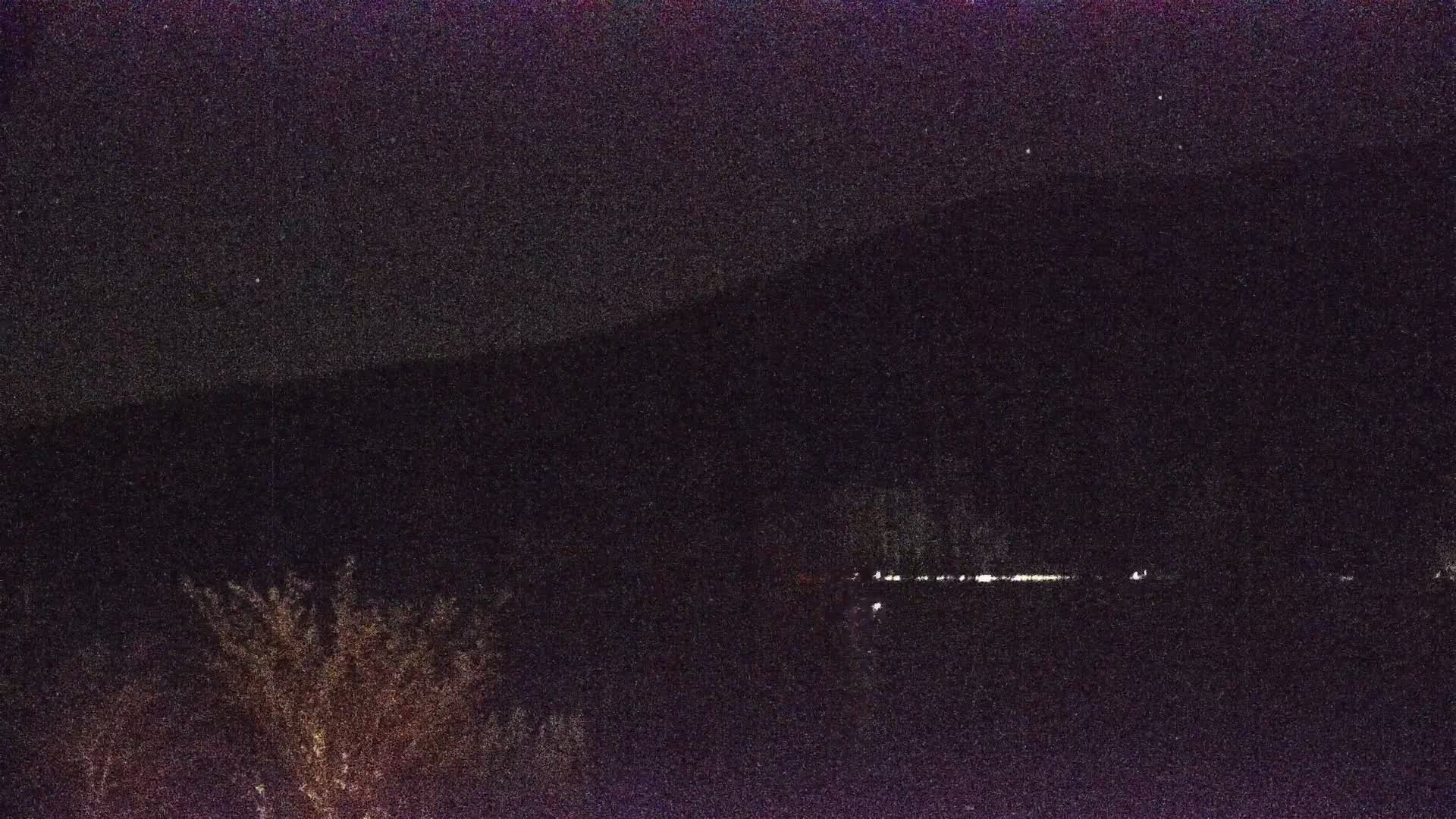 Archived image Webcam View Top Station at Jenner Mountain