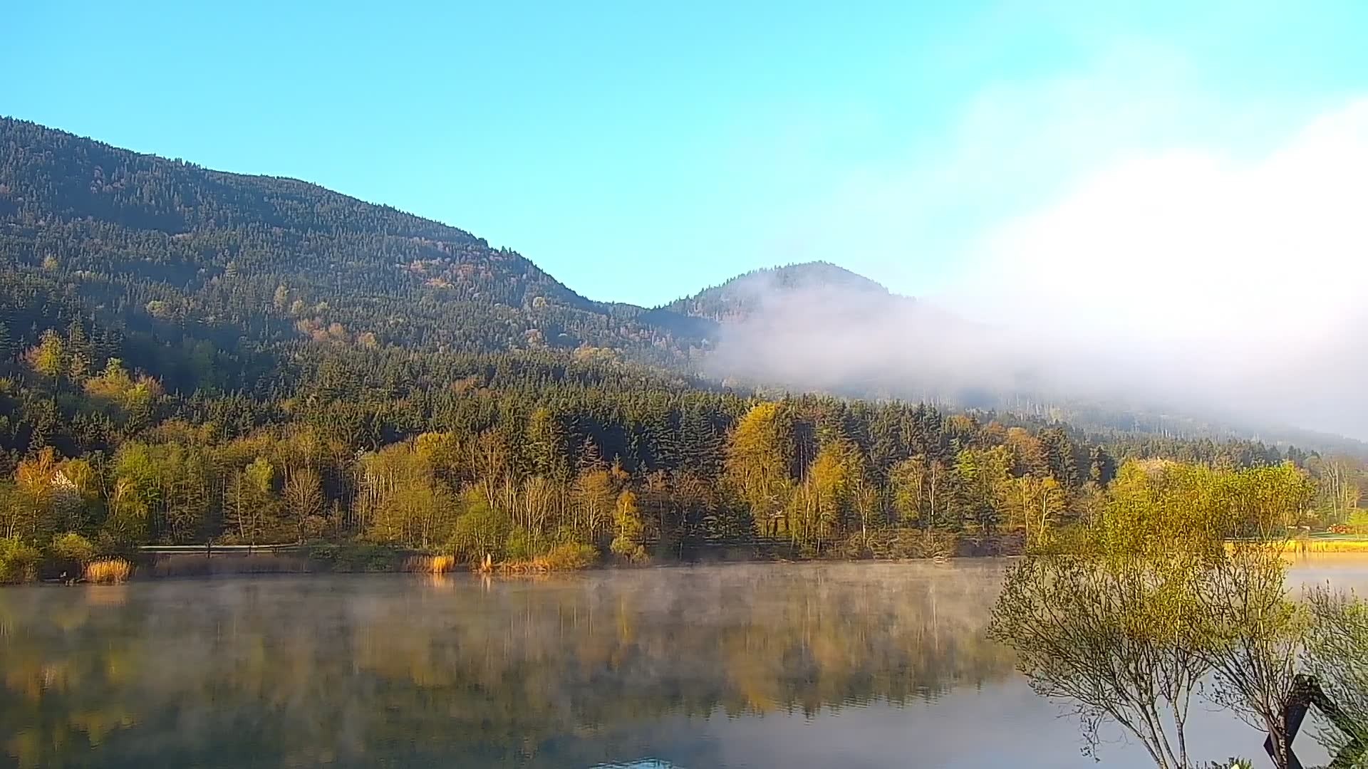 Archived image Webcam View Top Station at Jenner Mountain