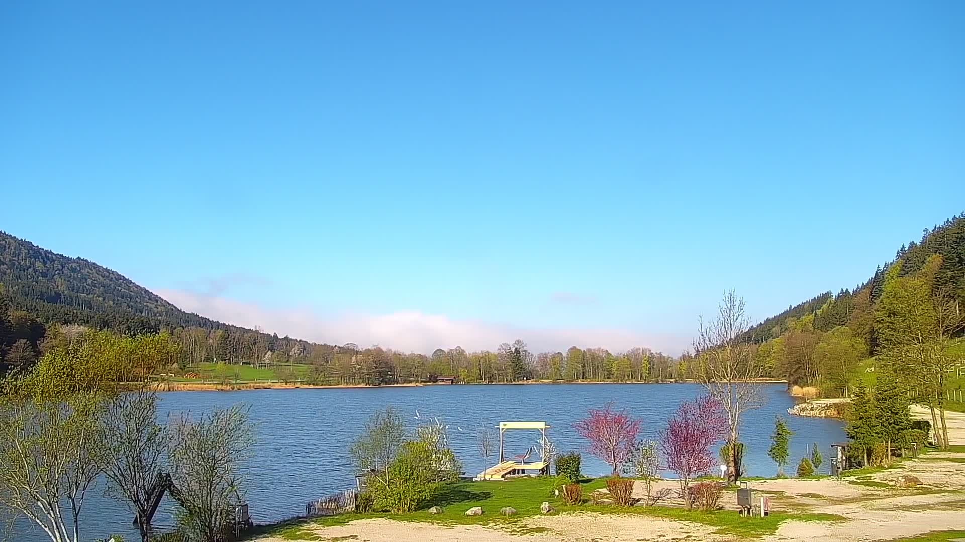 Archived image Webcam View Top Station at Jenner Mountain