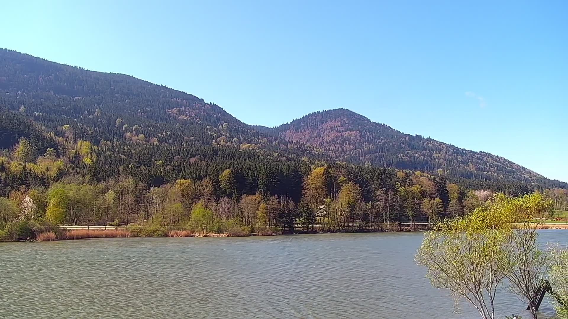 Archived image Webcam View Top Station at Jenner Mountain