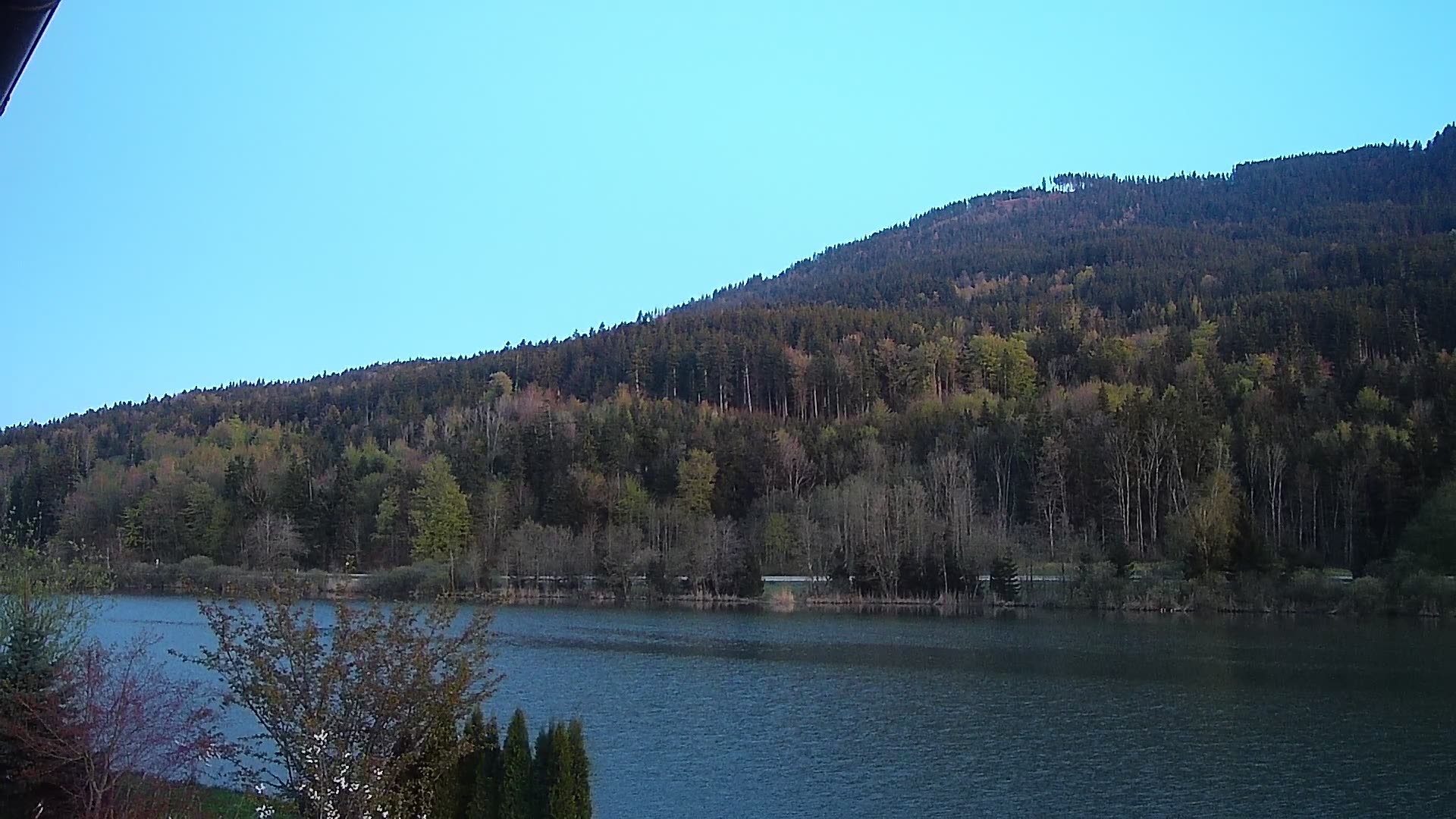 Archived image Webcam View Top Station at Jenner Mountain