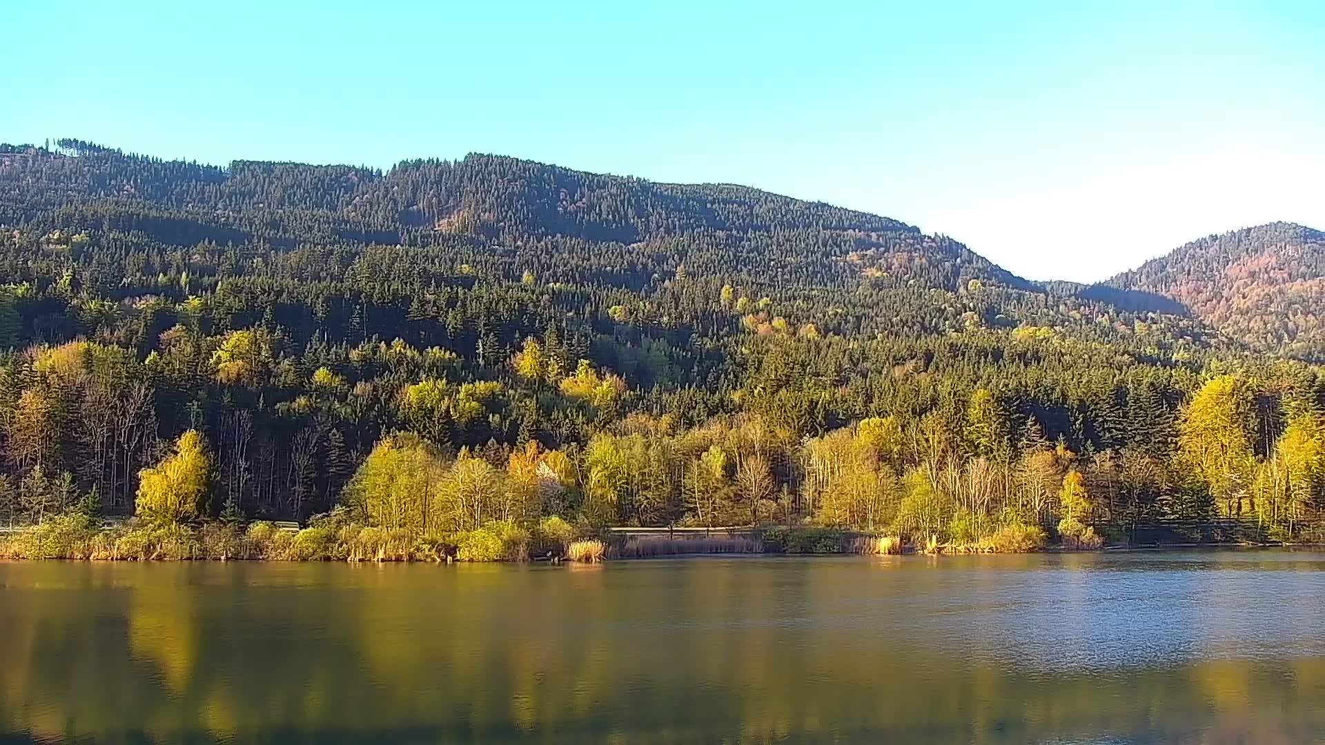Archived image Webcam View Top Station at Jenner Mountain
