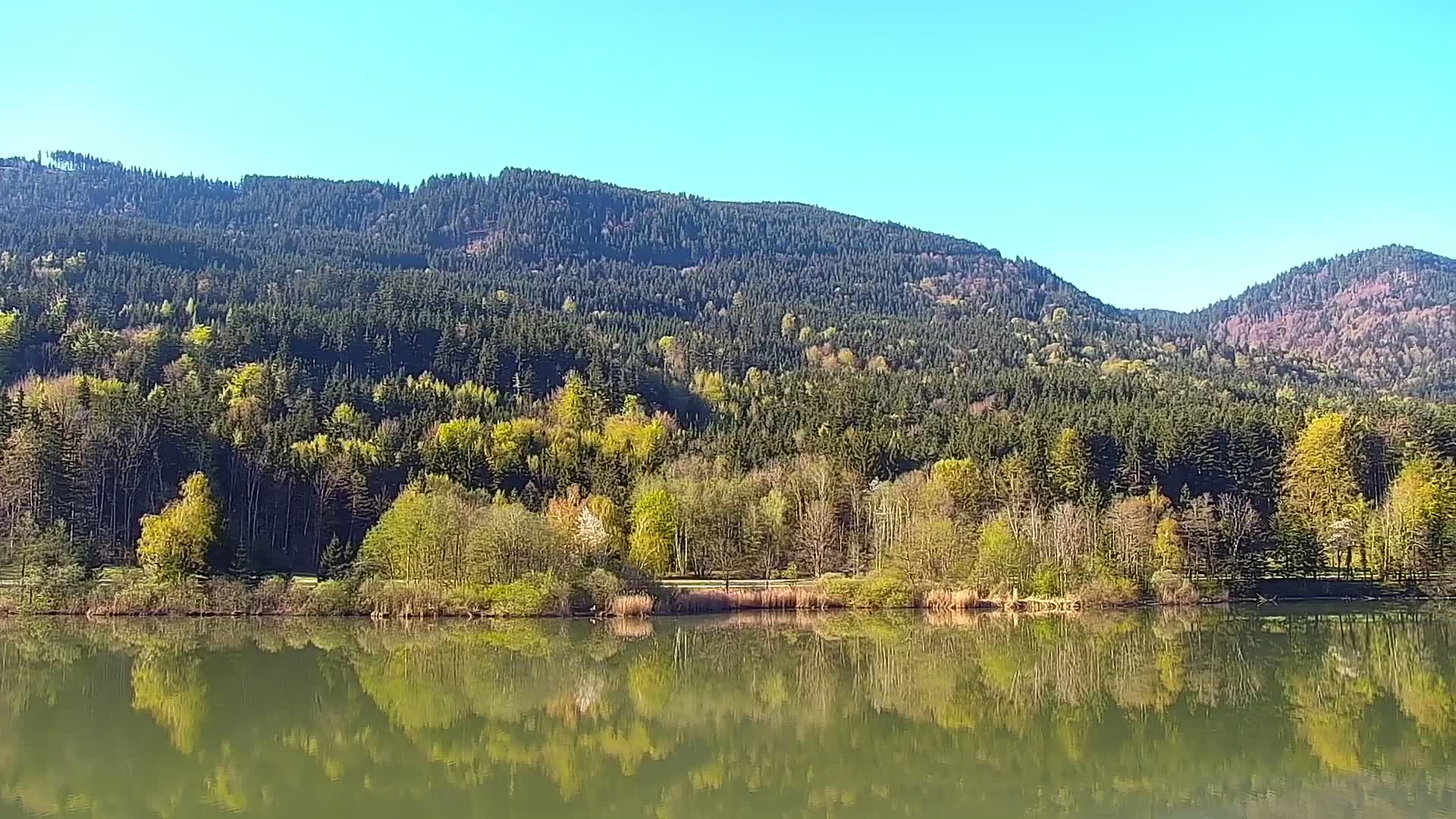 Archived image Webcam View Top Station at Jenner Mountain