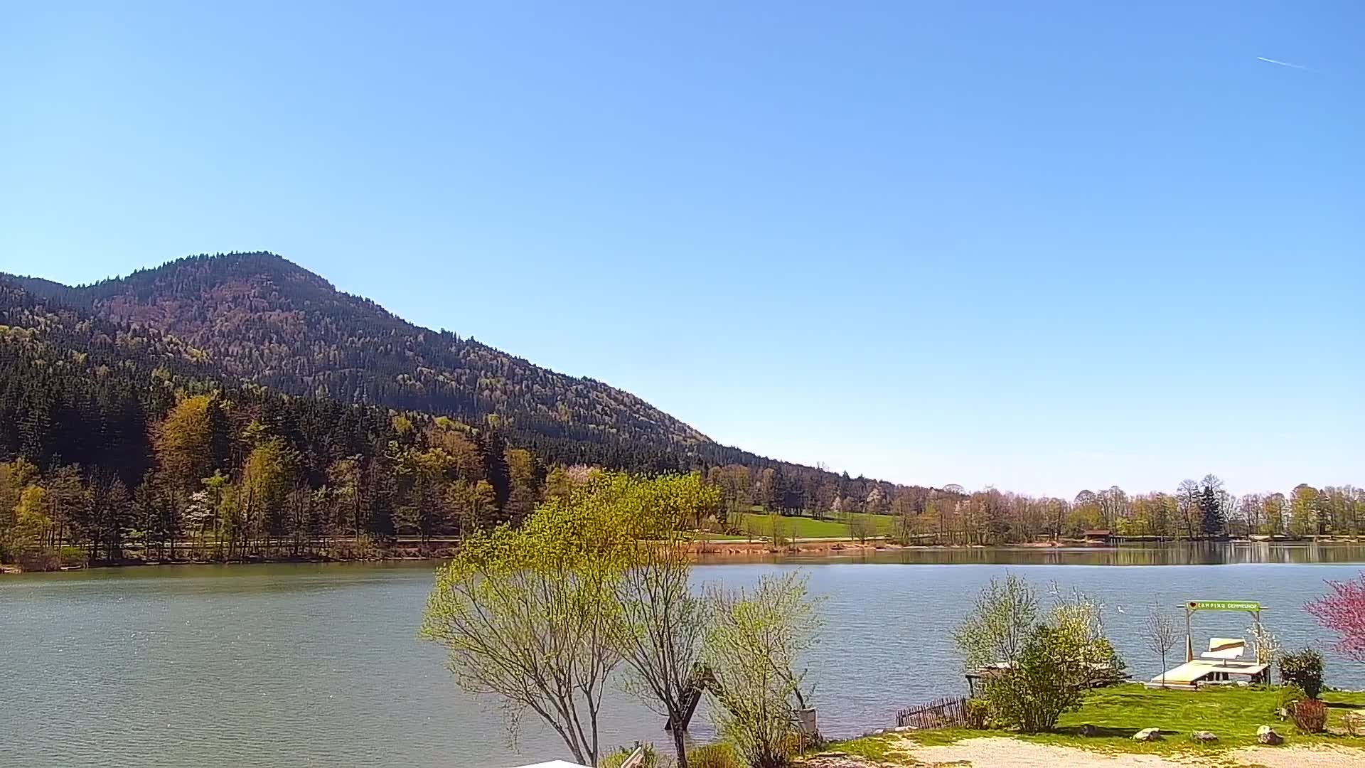 Archived image Webcam View Top Station at Jenner Mountain