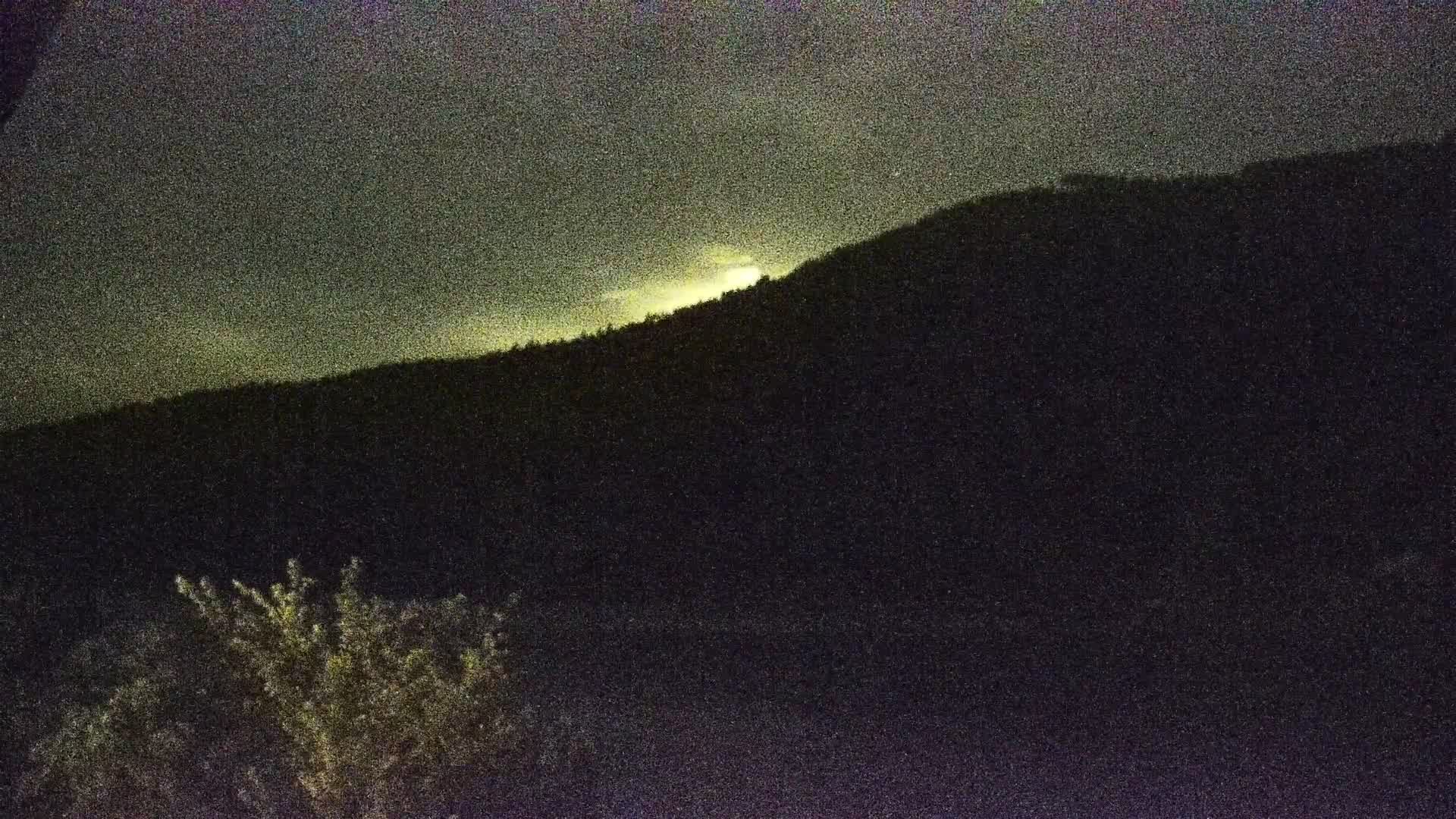 Archived image Webcam View Top Station at Jenner Mountain