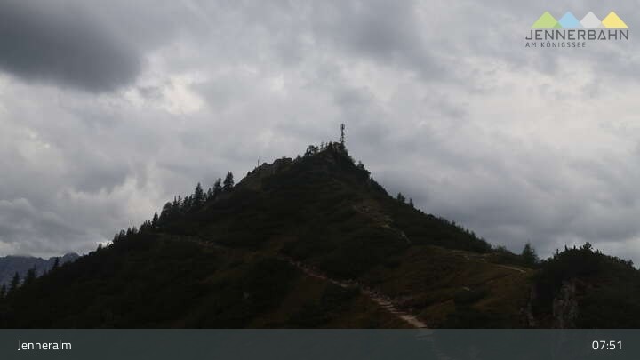 Archived image Webcam View Top Station at Jenner Mountain