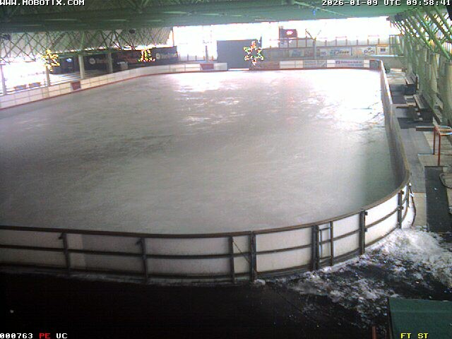 Archiv Foto Webcam Willingen: Blick in die Eissporthalle