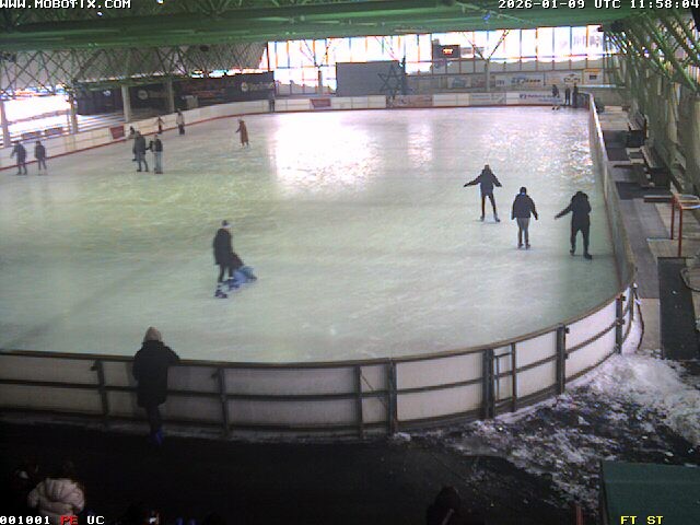 Archiv Foto Webcam Willingen: Blick in die Eissporthalle