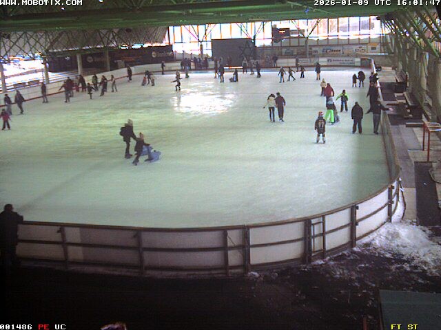 Archiv Foto Webcam Willingen: Blick in die Eissporthalle