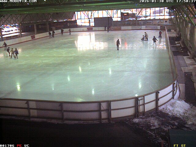 Archiv Foto Webcam Willingen: Blick in die Eissporthalle