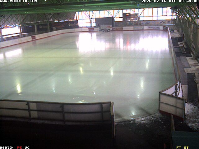 Archiv Foto Webcam Willingen: Blick in die Eissporthalle