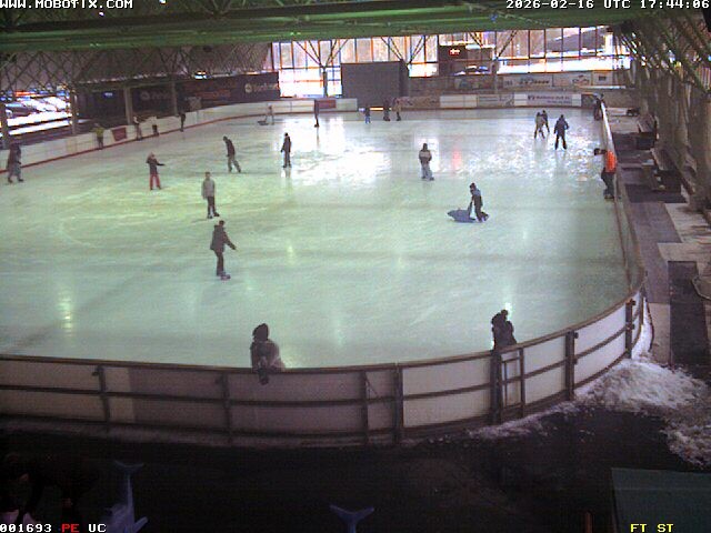 Archiv Foto Webcam Willingen: Blick in die Eissporthalle