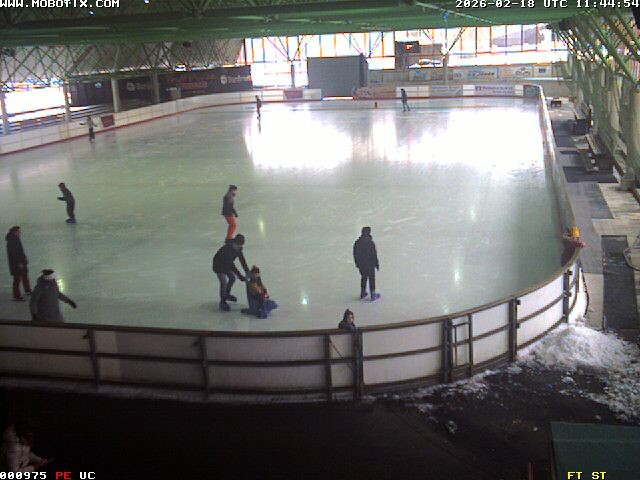 Archiv Foto Webcam Willingen: Blick in die Eissporthalle