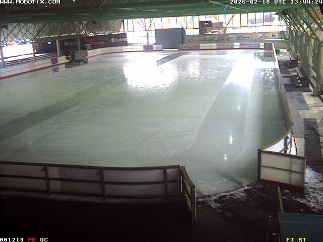 Archiv Foto Webcam Willingen: Blick in die Eissporthalle