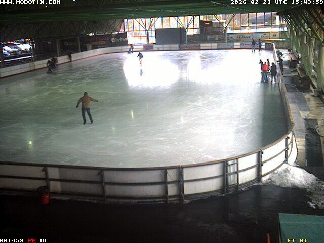 Archiv Foto Webcam Willingen: Blick in die Eissporthalle