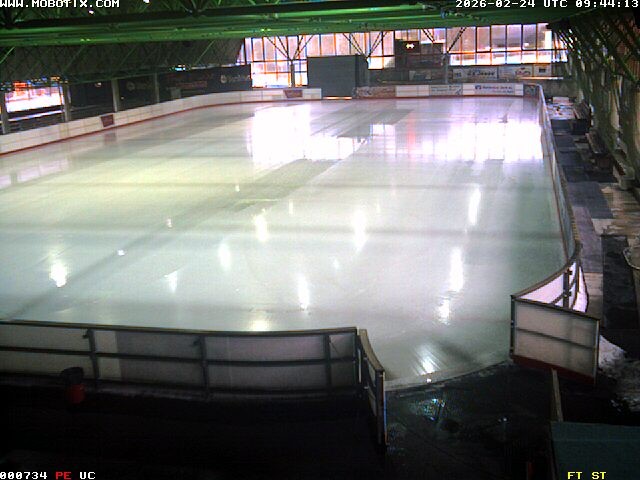 Archiv Foto Webcam Willingen: Blick in die Eissporthalle