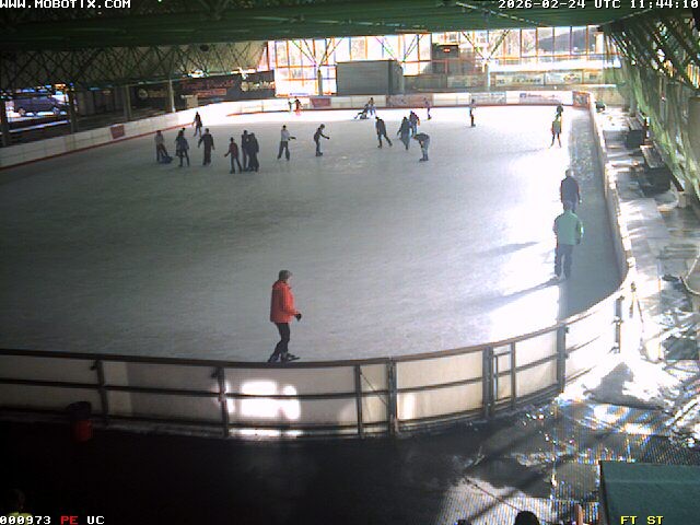 Archiv Foto Webcam Willingen: Blick in die Eissporthalle