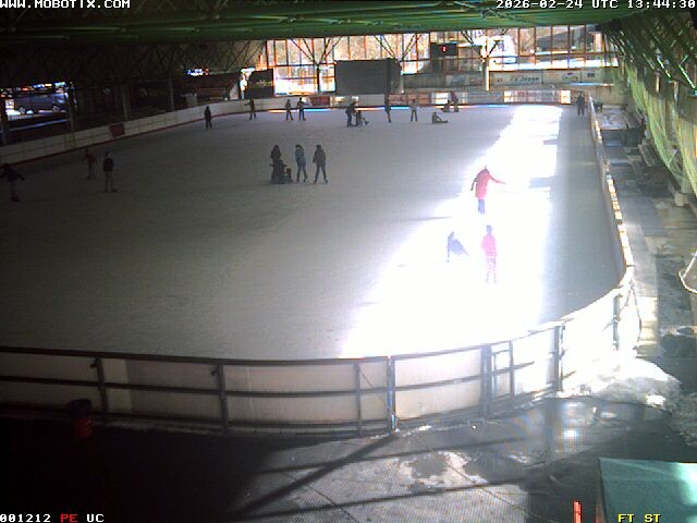 Archiv Foto Webcam Willingen: Blick in die Eissporthalle