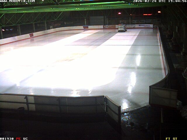 Archiv Foto Webcam Willingen: Blick in die Eissporthalle