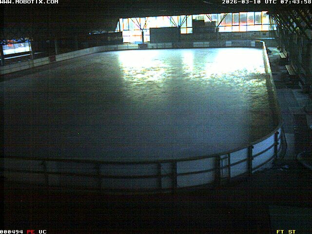 Archiv Foto Webcam Willingen: Blick in die Eissporthalle