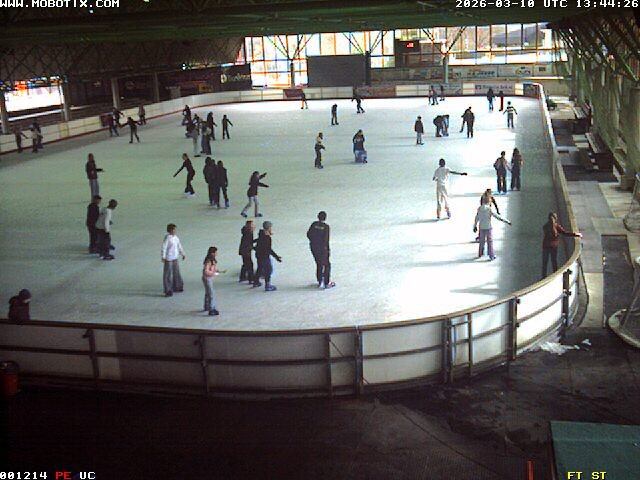 Archiv Foto Webcam Willingen: Blick in die Eissporthalle