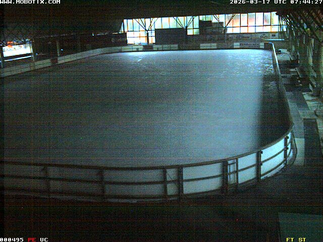 Archiv Foto Webcam Willingen: Blick in die Eissporthalle