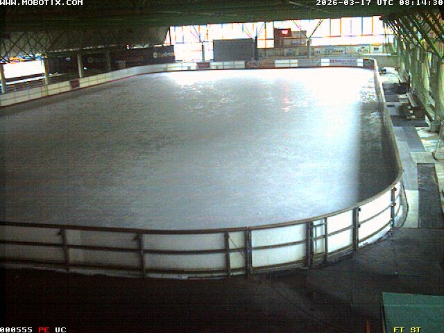 Archiv Foto Webcam Willingen: Blick in die Eissporthalle