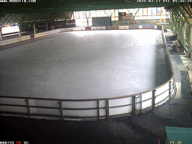 Archiv Foto Webcam Willingen: Blick in die Eissporthalle