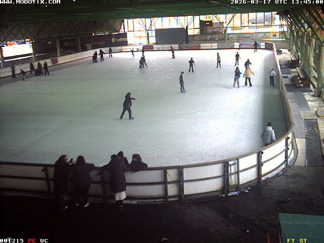 Archiv Foto Webcam Willingen: Blick in die Eissporthalle