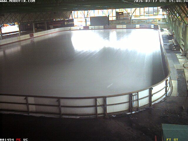 Archiv Foto Webcam Willingen: Blick in die Eissporthalle