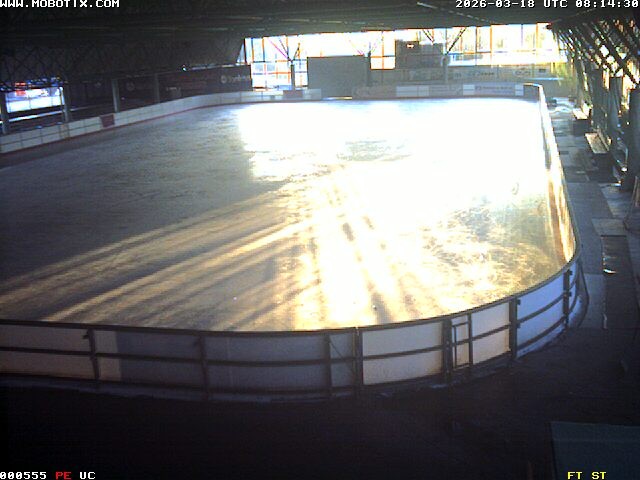 Archiv Foto Webcam Willingen: Blick in die Eissporthalle