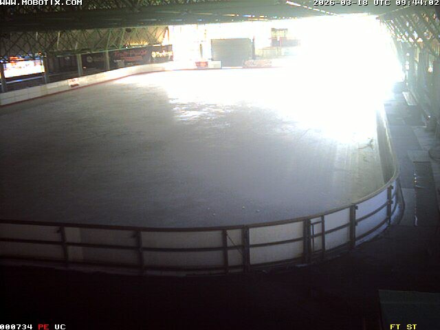 Archiv Foto Webcam Willingen: Blick in die Eissporthalle
