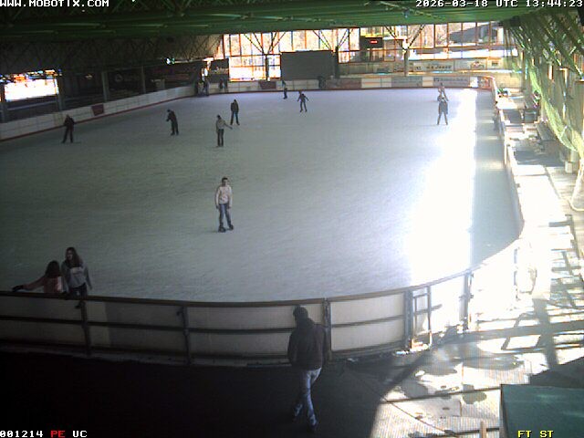 Archiv Foto Webcam Willingen: Blick in die Eissporthalle