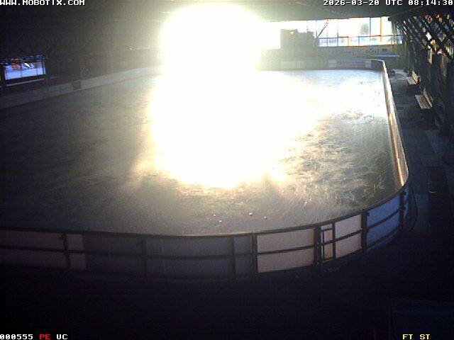 Archiv Foto Webcam Willingen: Blick in die Eissporthalle